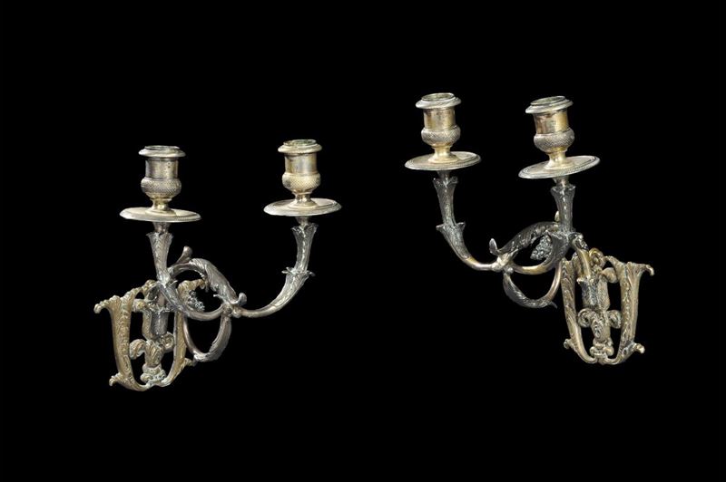Coppia di appliques a due luci in argento, Napoli XIX secolo  - Auction Antiquariato e Dipinti Antichi - Cambi Casa d'Aste