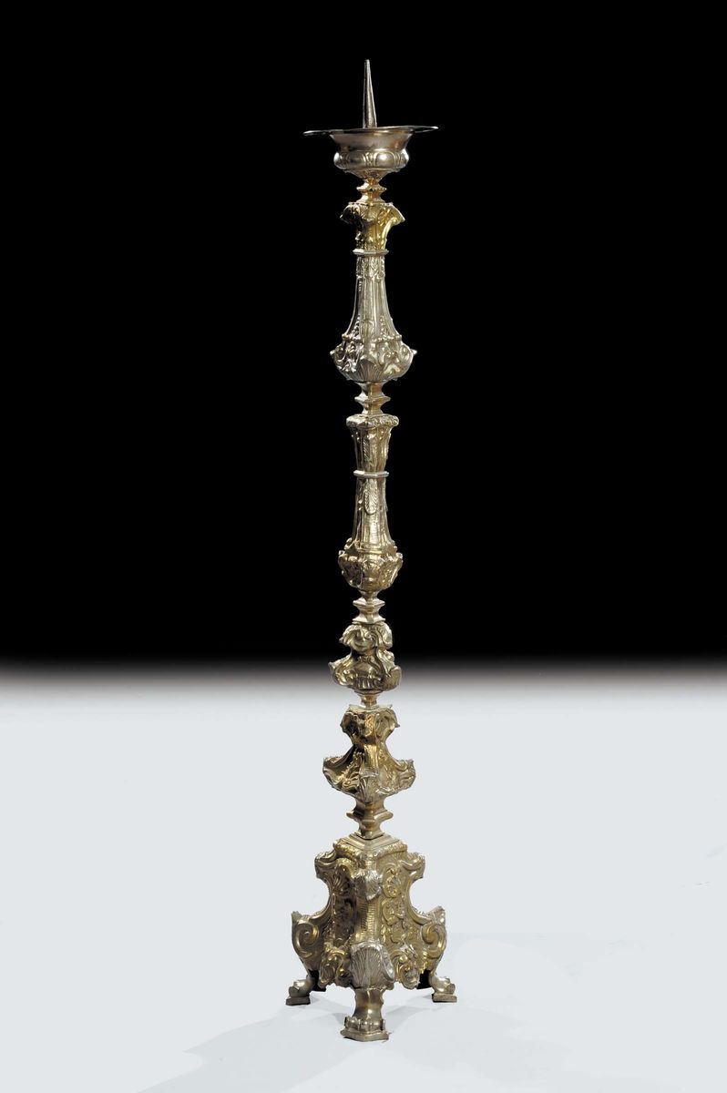 Torcera in metallo sbalzato, XVIII secolo  - Asta Antiquariato e Dipinti Antichi - Cambi Casa d'Aste