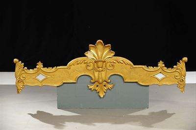 Due Mantovane in Legno Intagliato e Dorato, XIX-XX Secolo