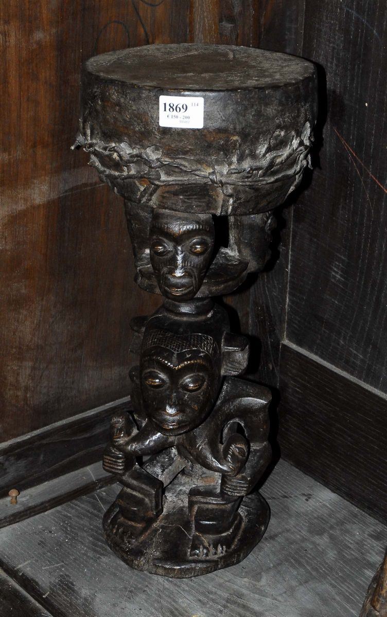 Tamburo in legno con figure scolpite  - Auction Antiquariato e Dipinti Antichi - Cambi Casa d'Aste