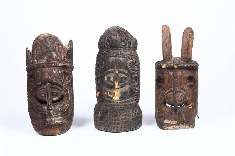 Lotto di tre maschere africane  - Auction OnLine Auction 01-2012 - Cambi Casa d'Aste