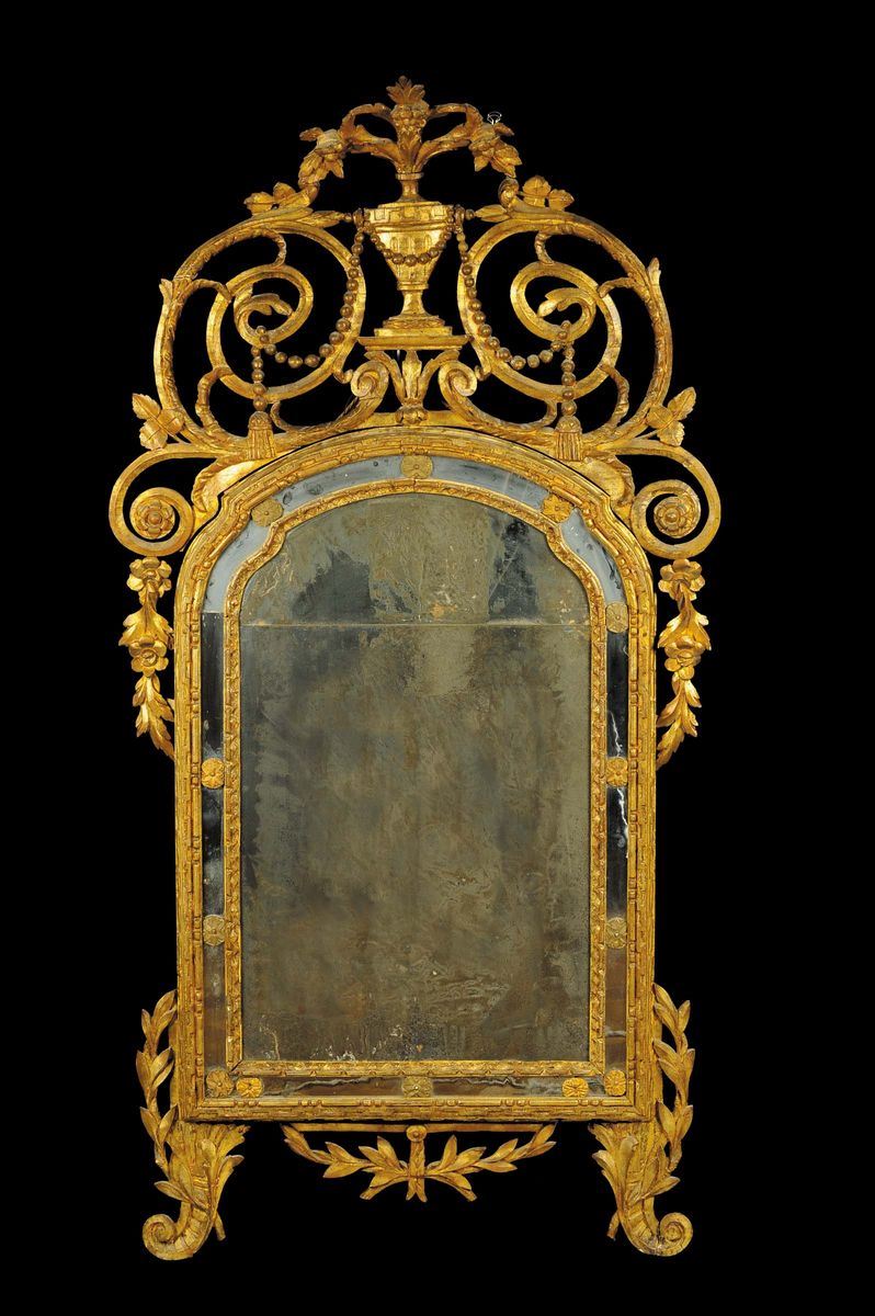 Specchiera Luigi XVI dorata e riccamente intagliata,  Piemonte XVIII secolo  - Auction Antiquariato e Dipinti Antichi - Cambi Casa d'Aste