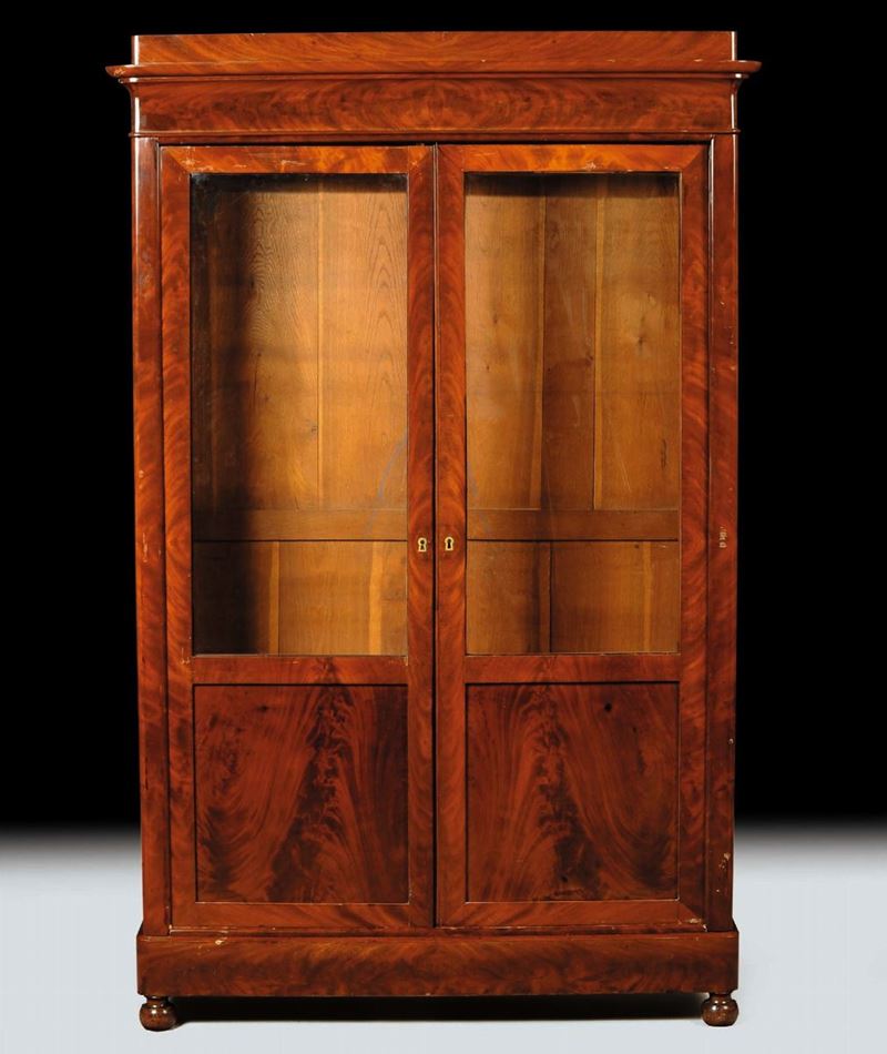 Libreria in piuma di mogano a due ante, Francia XIX secolo  - Asta Antiquariato e Dipinti Antichi - Cambi Casa d'Aste