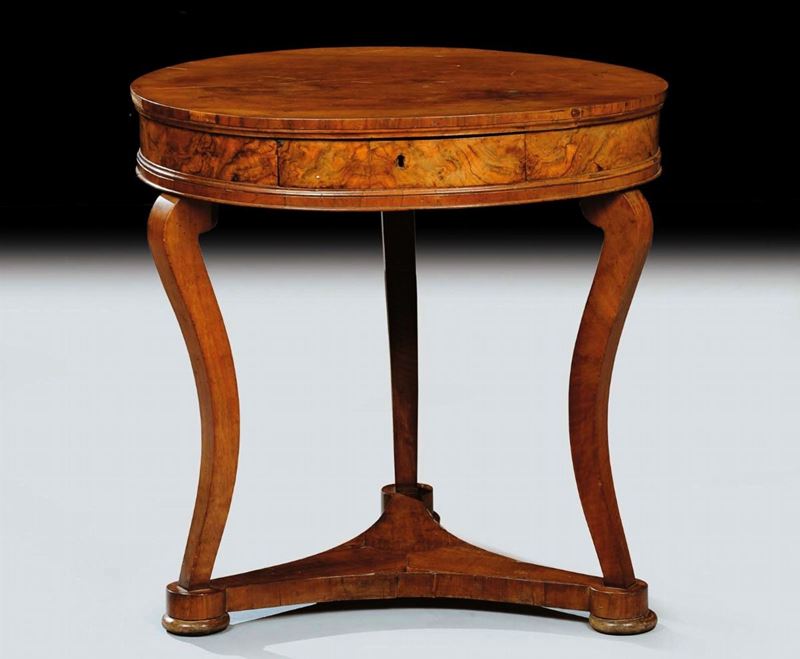 Tavolino circolare Impero in noce, Toscana XIX secolo  - Auction Antiquariato e Dipinti Antichi - Cambi Casa d'Aste