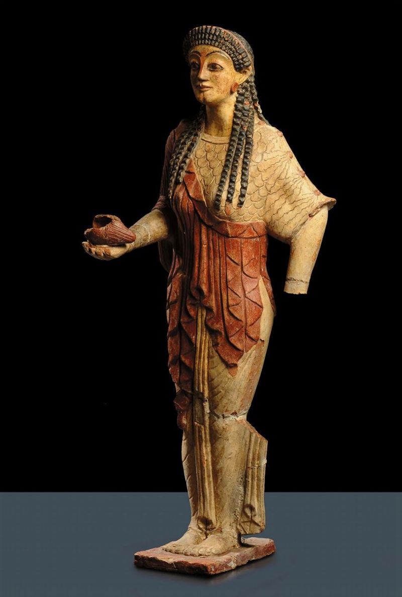 Antico manufatto in terracotta di gusto etrusco raffigurante offerente  - Asta Antiquariato e Dipinti Antichi - Cambi Casa d'Aste