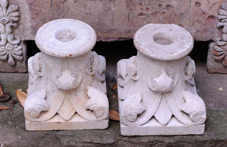 Coppia vecchi capitelli in marmo  - Asta Asta OnLine 03-2012 - Cambi Casa d'Aste