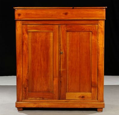 Credenza a Due Ante in Noce, XIX Secolo