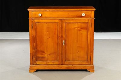 Credenza a Due Ante, XX Secolo
