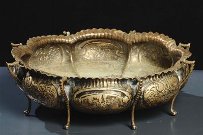Centrotavola in Argento Sbalzato, Gr. 700 Circa