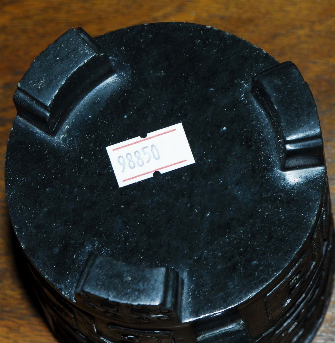 Vaso in Stile Han in Giada Spinaccio con Coperchio, Cina Dinastia Qing