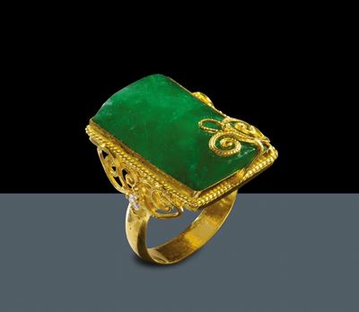 Anello in Oro 24 Carati con Giadeite, Cina