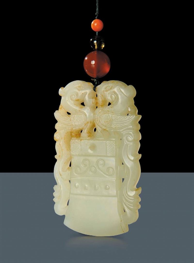 Pendente in giada bianca decorata con fenice  - Auction Oriental Art - Cambi Casa d'Aste