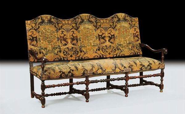 Divano Luigi XIV rivestito con tessuto a piccolo punto, XVIII secolo