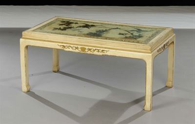 Tavolino Basso con Piano Laccato
