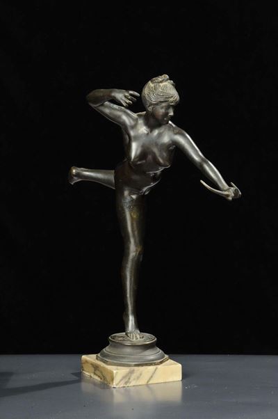 Delaroènudo Femminile con Arco