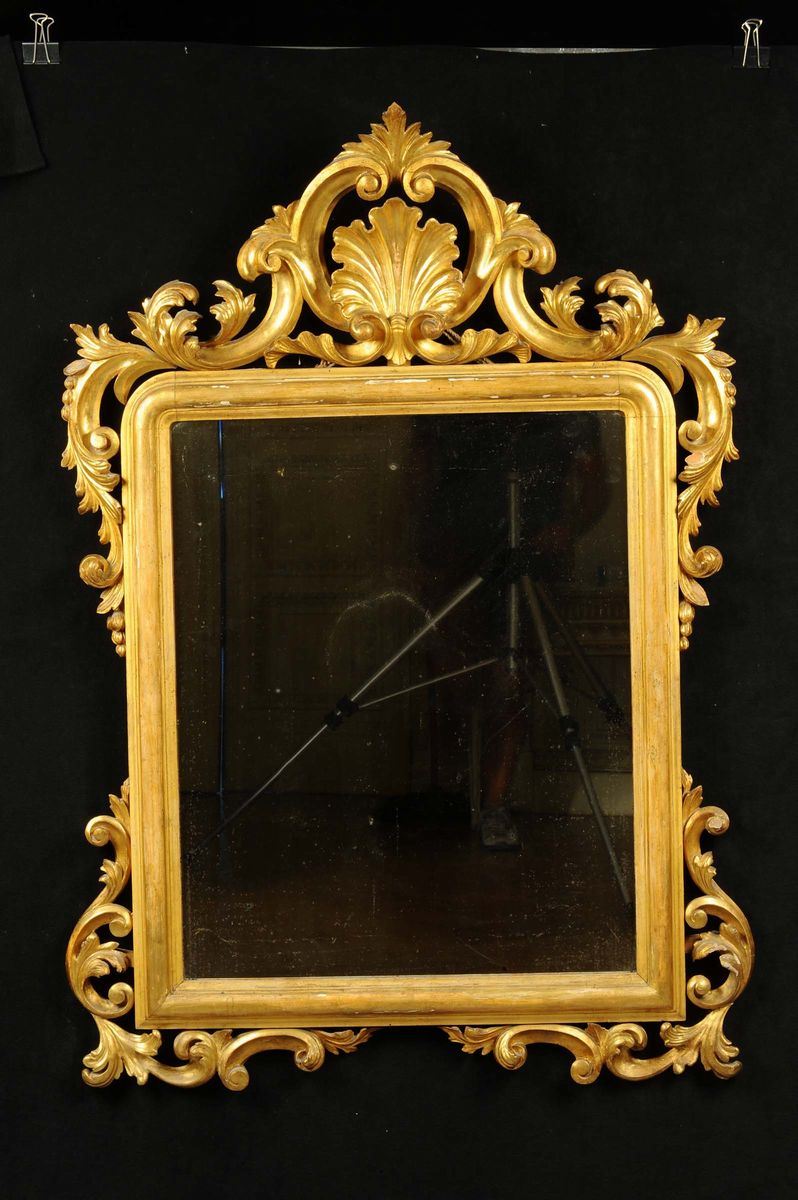Specchiera in legno intagliato e dorato, fine XVIII secolo  - Asta Antiquariato, Argenti e Dipinti Antichi - Cambi Casa d'Aste