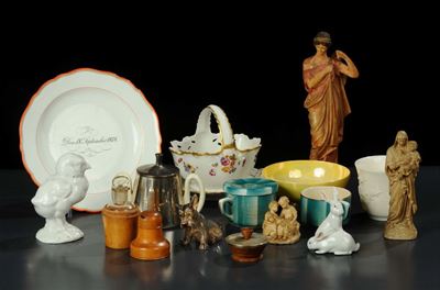 Lotto di Oggetti in Porcellana, Terracotta e Altri Materiali