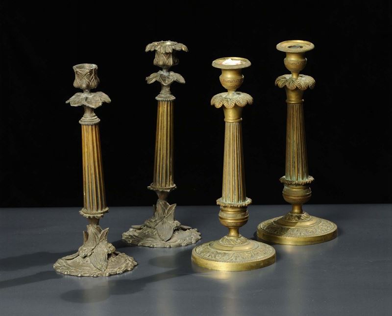 Due coppie di candelieri in bronzo a una luce, inizio XX secolo  - Auction Antiquariato, Argenti e Dipinti Antichi - Cambi Casa d'Aste