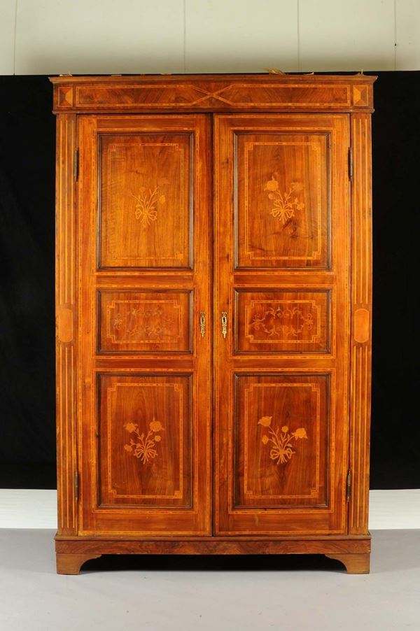 Armadio a due ante lastronato ed intarsiato, XIX secolo