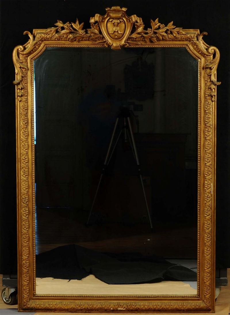 Specchiera dorata, XX secolo  - Asta Antiquariato, Argenti e Dipinti Antichi - Cambi Casa d'Aste