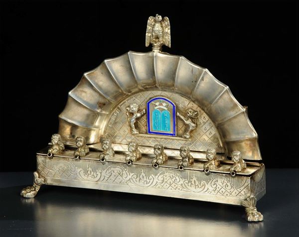 Lampada ad olio in argento a otto fiamme