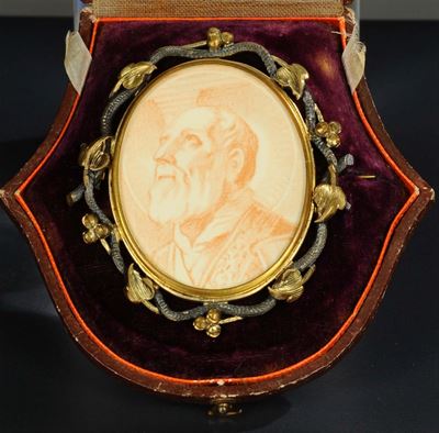 Miniatura Raffigurante Santo in Custodia