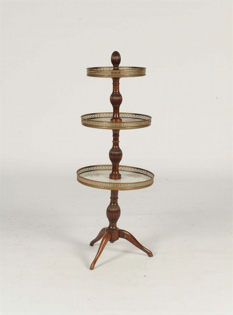 Servomuto in porcellana a tre ripiani, seconda metˆ XIX secolo  - Asta Antiquariato, Argenti e Dipinti Antichi - Cambi Casa d'Aste