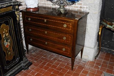 Piccolo Com˜ a Tre Cassetti in Stile, XX Secolo