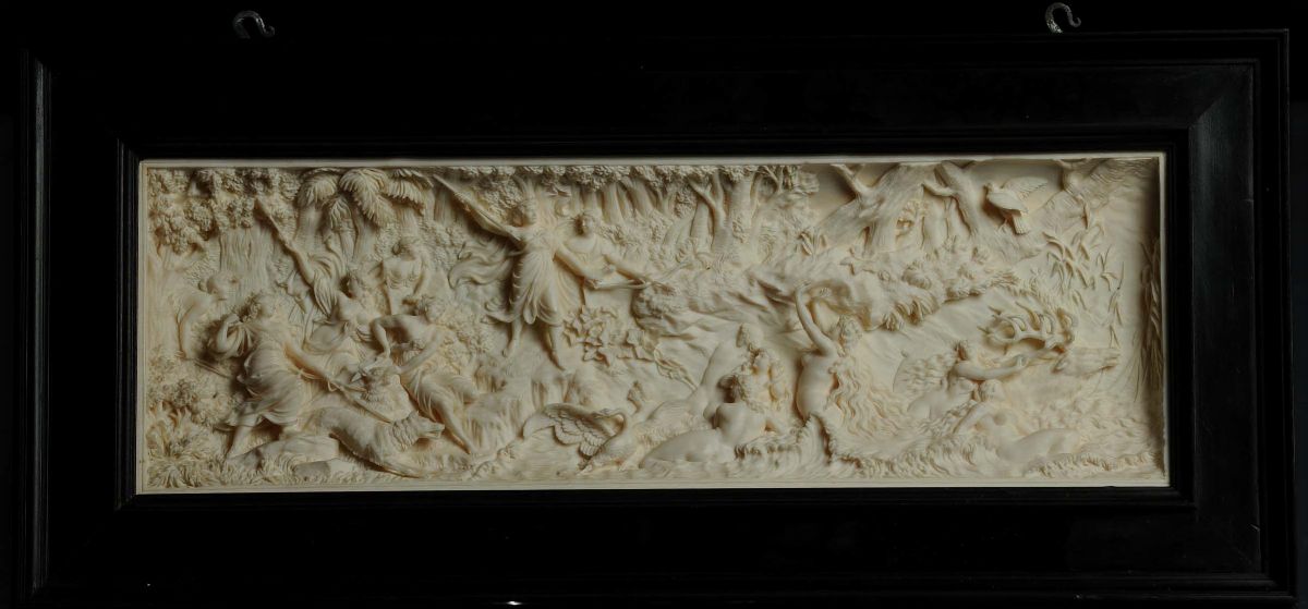 Placca in Avorio Finemente Scolpito Raffigurante Scena Mitologica, XIX Secolo