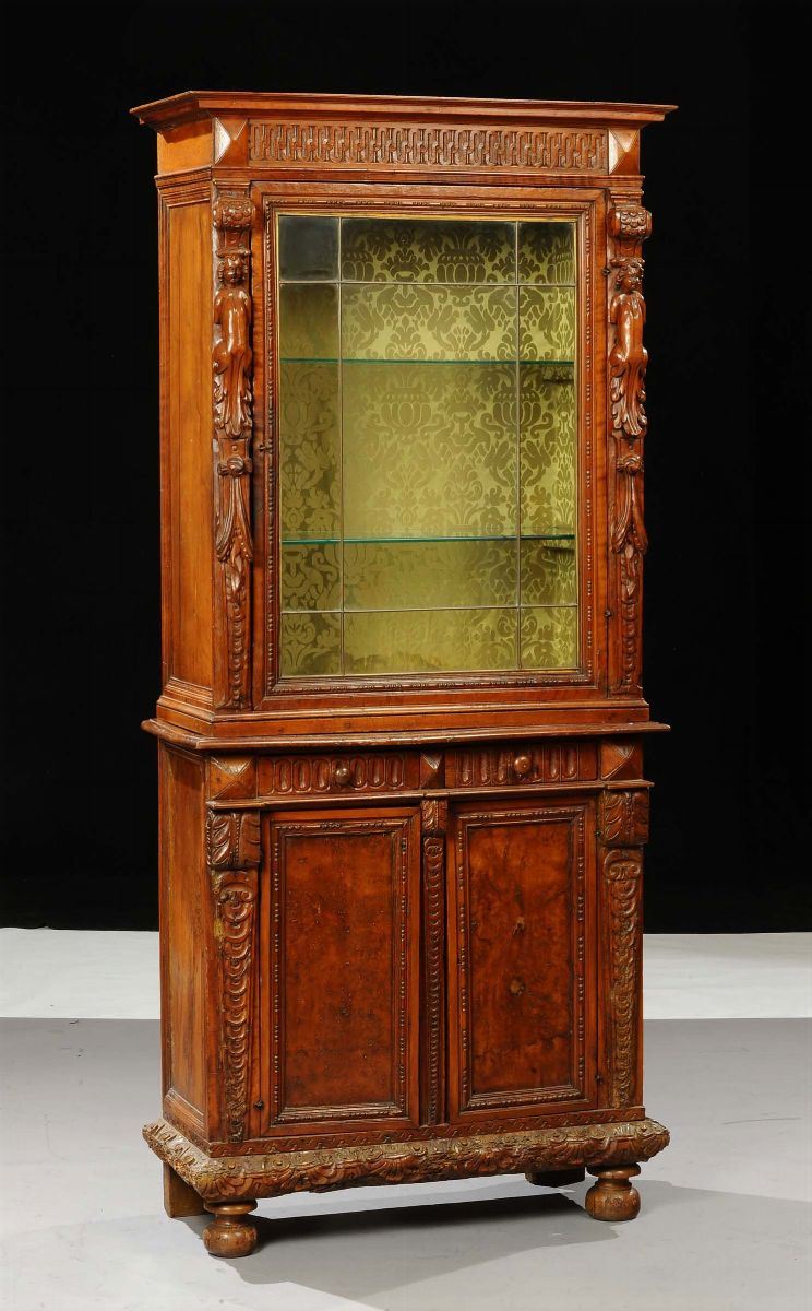 Mobile vetrina in stile rinascimento, fine XIX secolo  - Asta Antiquariato, Argenti e Dipinti Antichi - Cambi Casa d'Aste