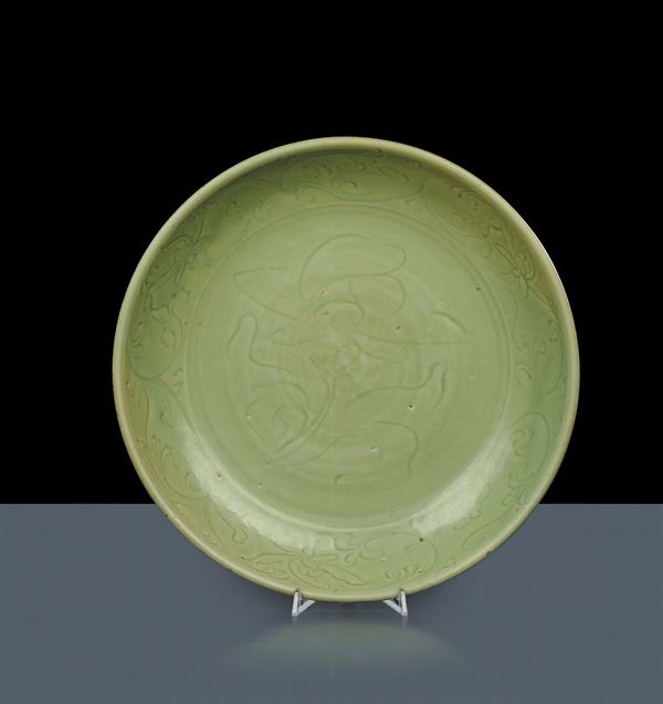 Piatto in porcellana Celadon, Cina epoca inizio dinastia Ming