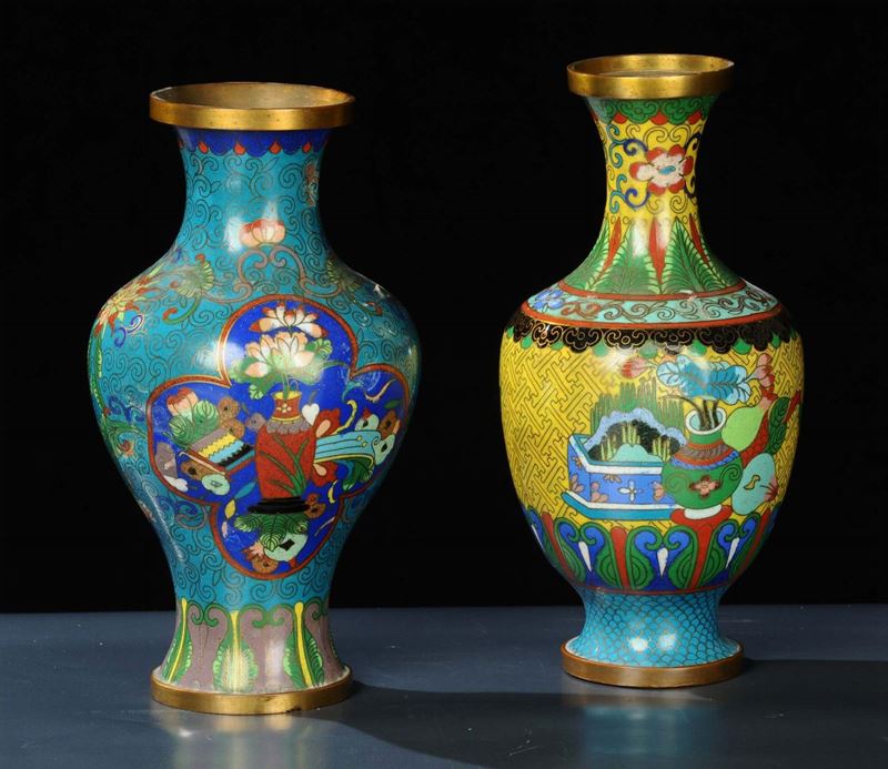 Coppia di vasi Cloisonne in rame  - Auction Antiquariato, Argenti e Dipinti Antichi - Cambi Casa d'Aste
