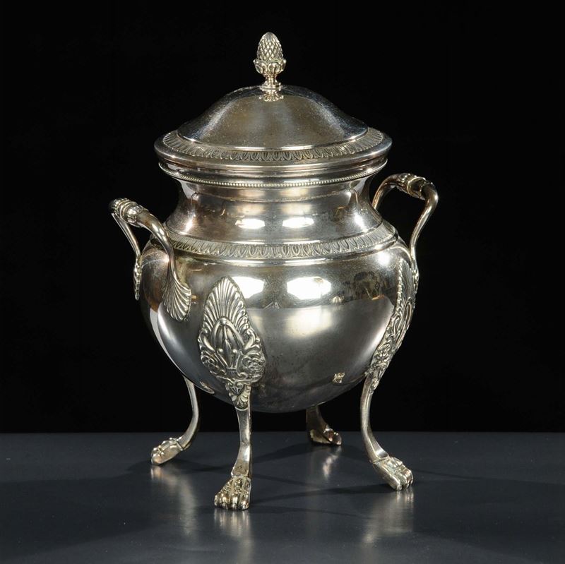 Zuccheriera Napoleone III in argento cesellato  - Auction Antiquariato, Argenti e Dipinti Antichi - Cambi Casa d'Aste