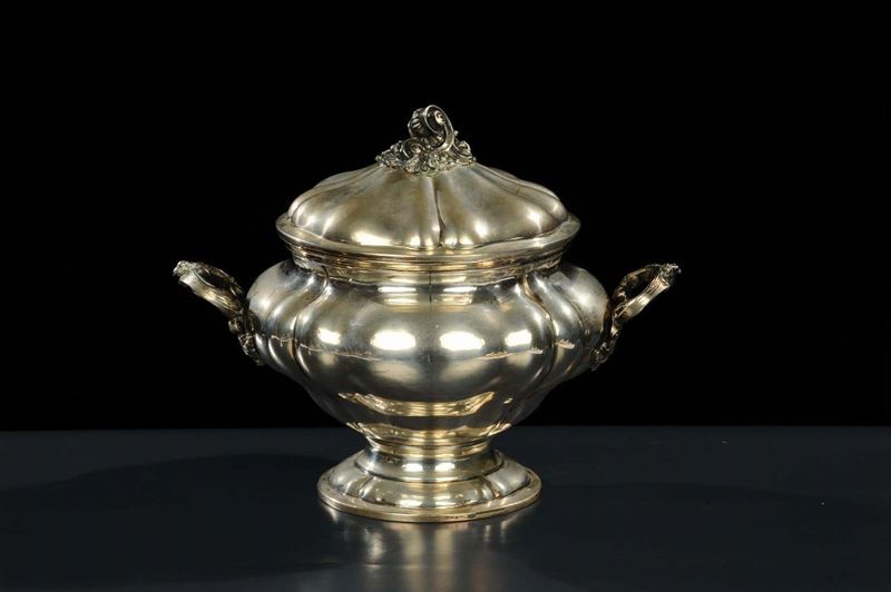 Zuppiera in argento, Cipollina Genova, gr. 1300 circa  - Auction OnLine Auction 12-2011 - Cambi Casa d'Aste