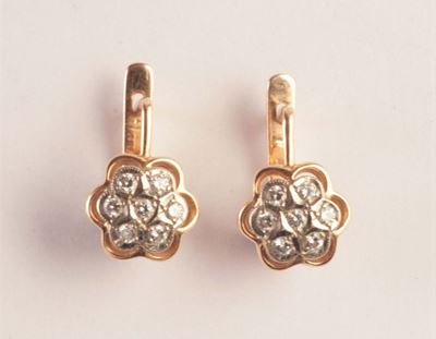Orecchini con Rose di Diamanti