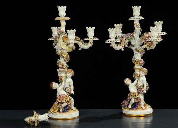 Coppi di candelieri in ceramica policroma a cinque luci