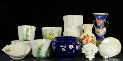 Lotto Composto da Oggetti in Ceramica