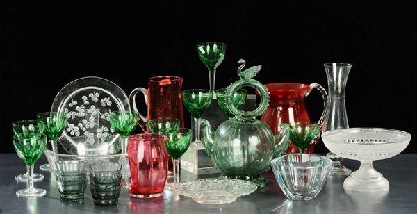 Lotto composto da oggetti in vetro diversi