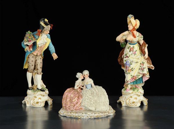 Lotto composto da tre statuine in ceramica diverse