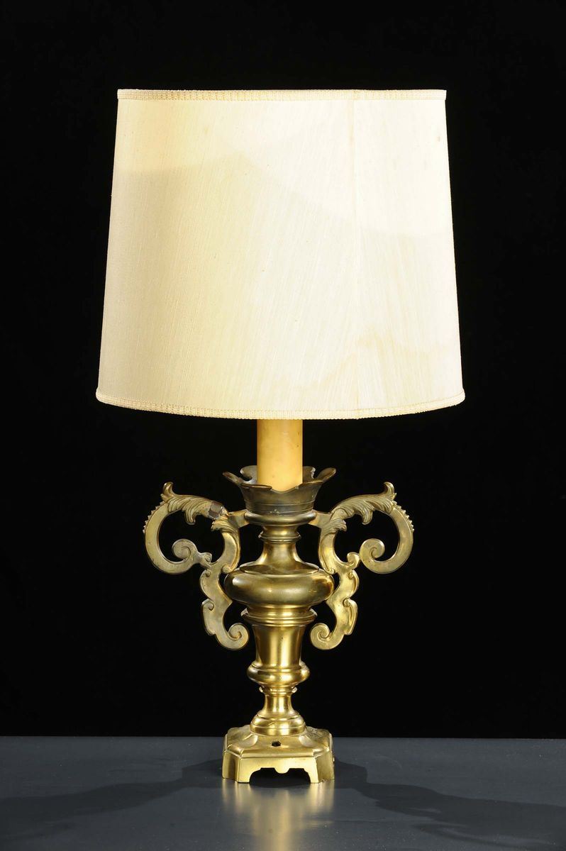 Vaso in bronzo dorato trasformato in lampada  - Asta Antiquariato, Argenti e Dipinti Antichi - Cambi Casa d'Aste
