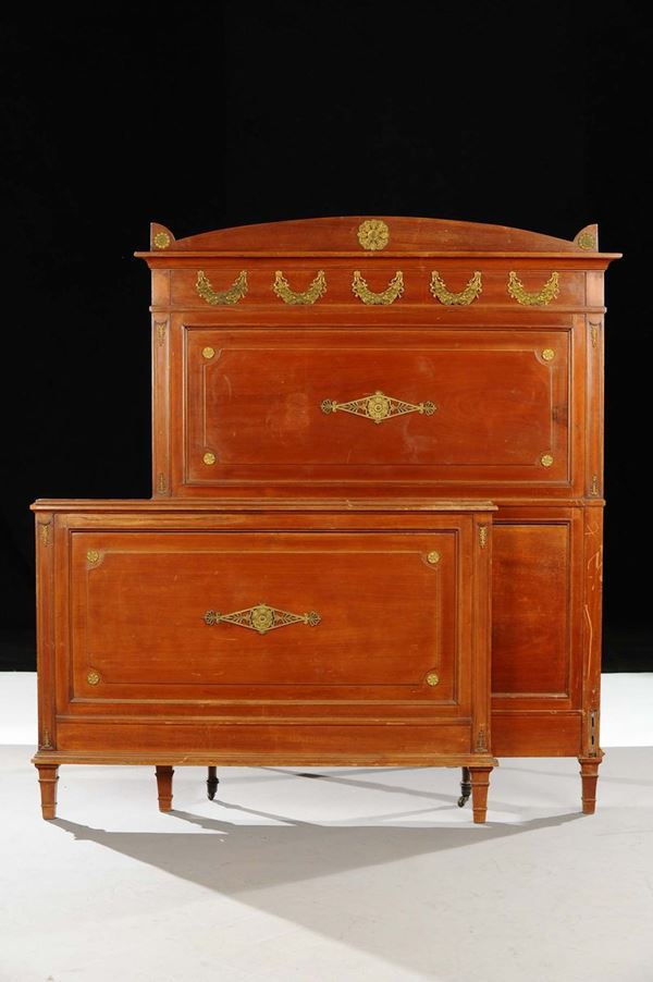 Letto in legno, XX secolo