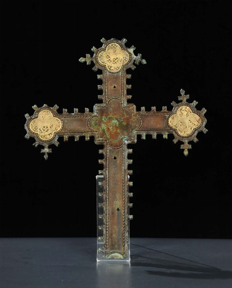 Croce in bronzo con canti arricchiti da placche, Inghilterra, XVIII secolo  - Auction Antiquariato, Argenti e Dipinti Antichi - Cambi Casa d'Aste