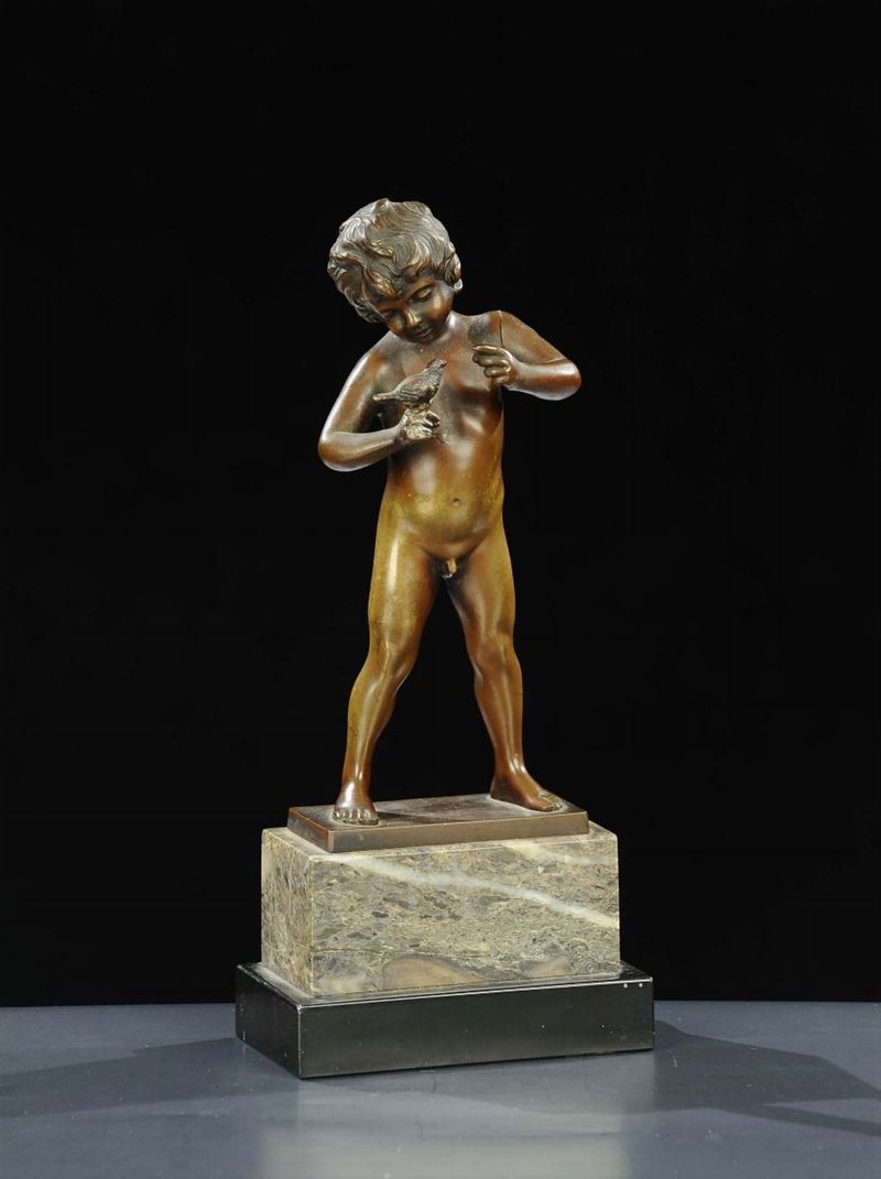 Putto con passerotto in bronzo su base in marmo  - Auction Antiquariato, Argenti e Dipinti Antichi - Cambi Casa d'Aste