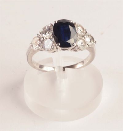 Anello in Platino con Zaffiro Blu
