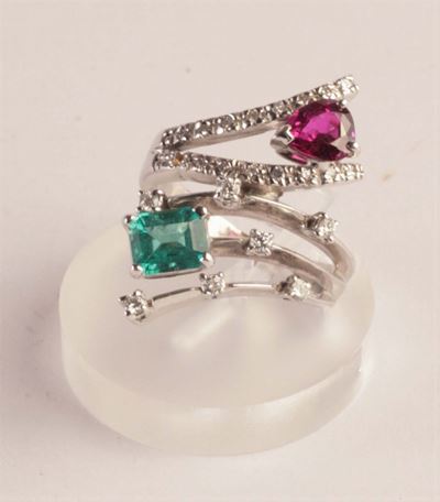 Anello con Rubino e Smeraldo