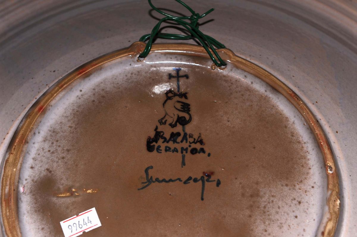 Piatto in Maiolica a Fondo Bianco con Decoro a Lustro Raffigurante Santi, Spagna Ibacaba XIX Seco...