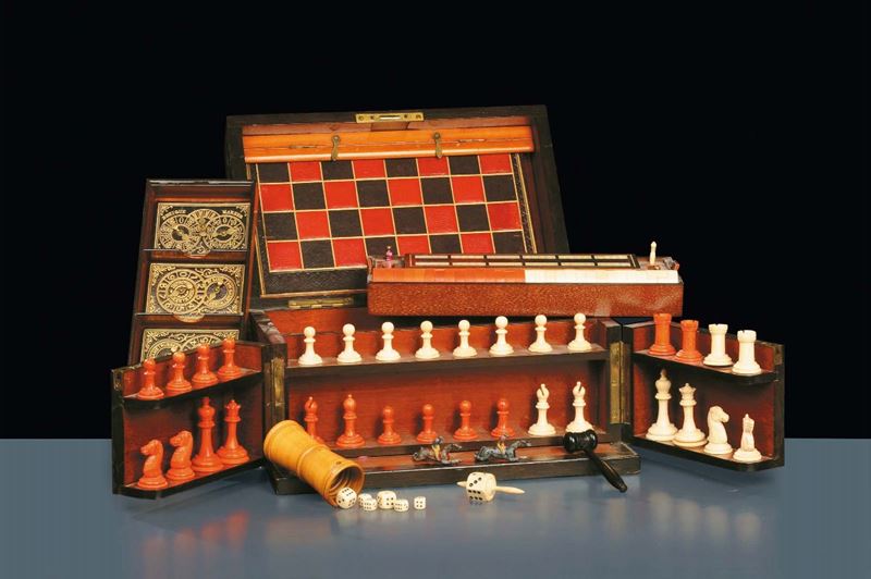 Set da gioco in scatola originale in palissandro, Inghilterra XX secolo  - Auction OnLine Auction 12-2011 - Cambi Casa d'Aste