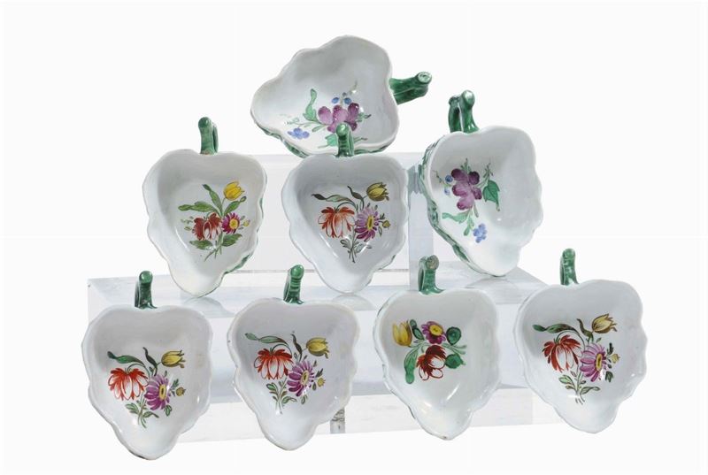 Otto tazzine a forma di foglia in porcellana, Ginori XVIII secolo  - Asta Asta OnLine 05-2012 - Cambi Casa d'Aste