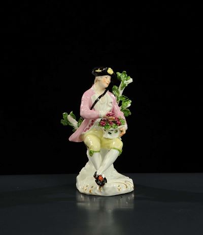Figura in Porcellana con Personaggio Maschile con Cesto di Fiori, Meissen XIX Secolo