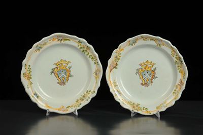 Coppia di Piatti in Maiolica, Caserta XVIII-XIX Secolo